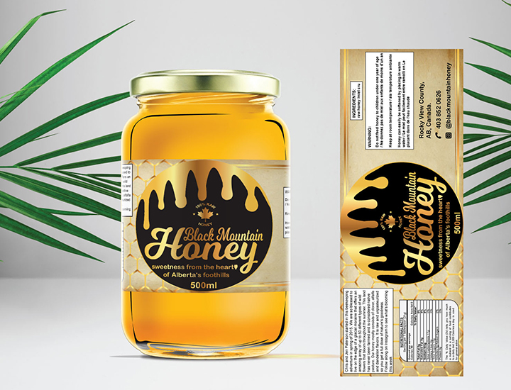 라벨이 붙어있는 신선한 주스 병